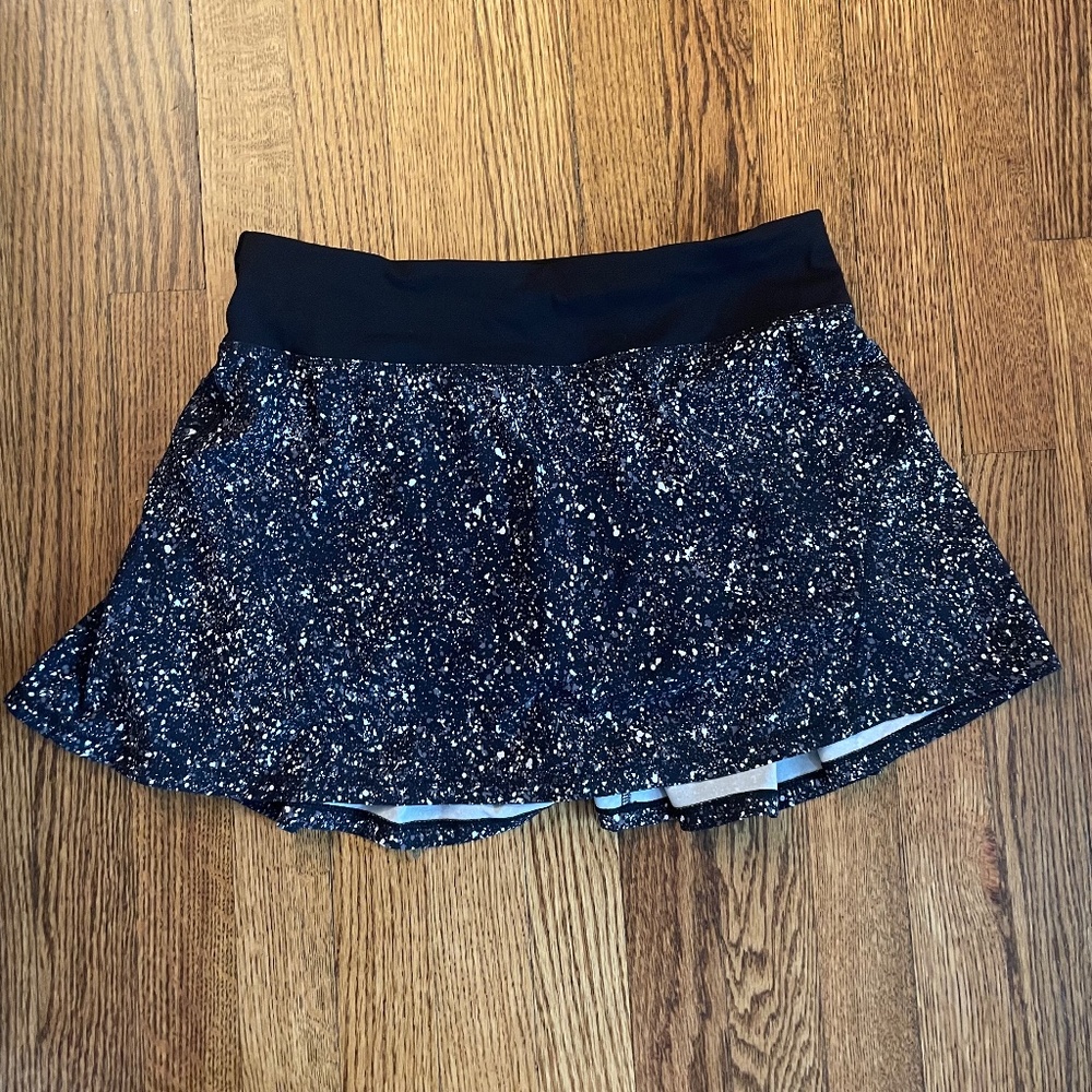 Lululemon Circuit Breaker Skirt Size 6 Splatter White and Black